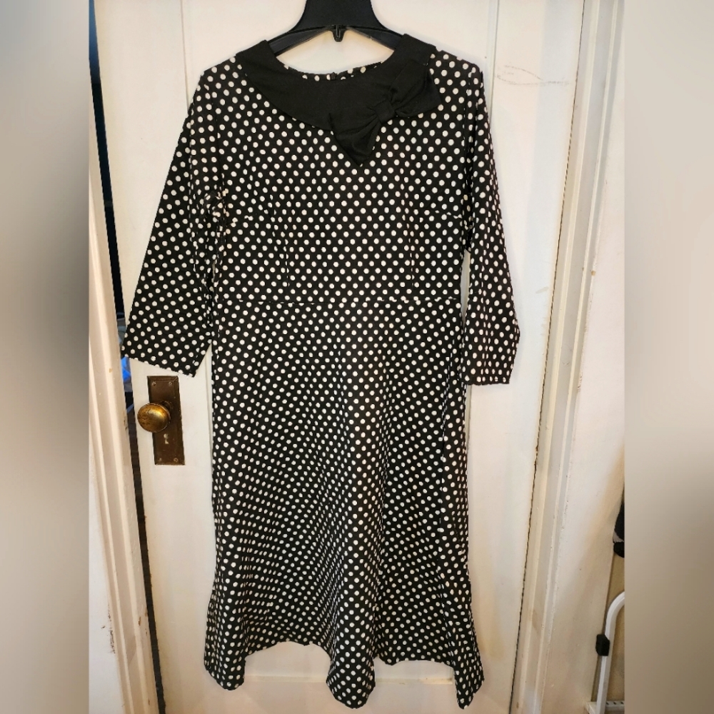 Polka dot dress with bow